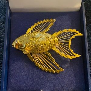 Goldfish brooch brand new condition NWOT